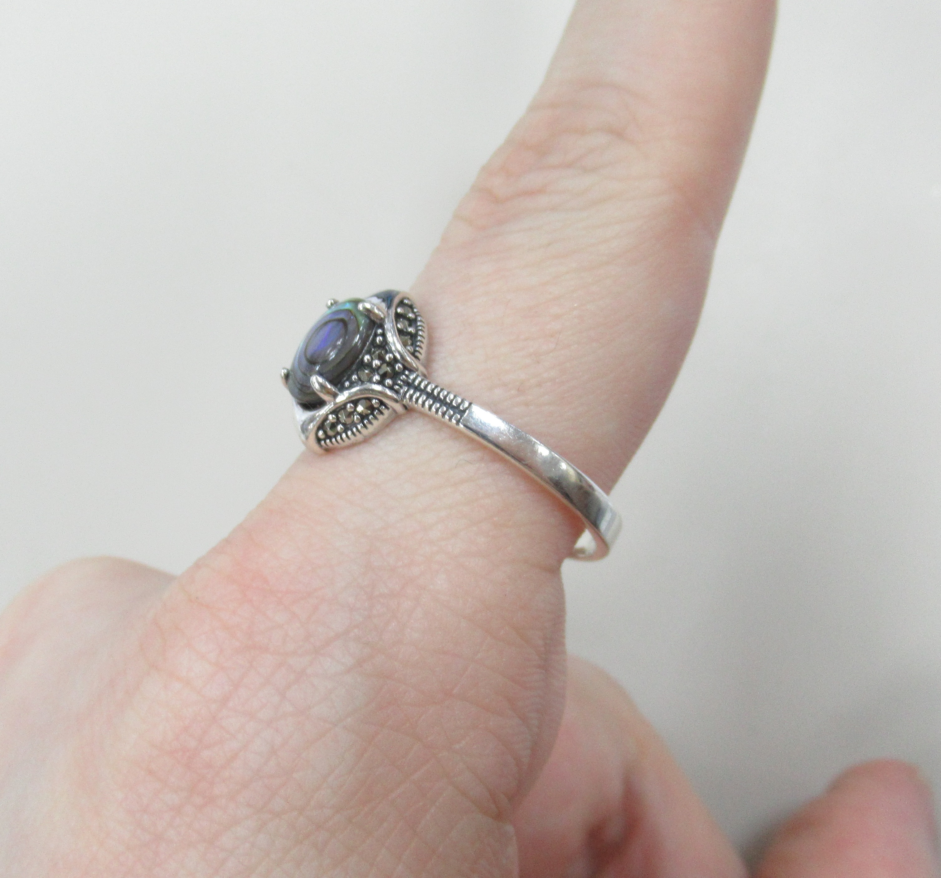 Серебряное кольцо с перламутром абалон